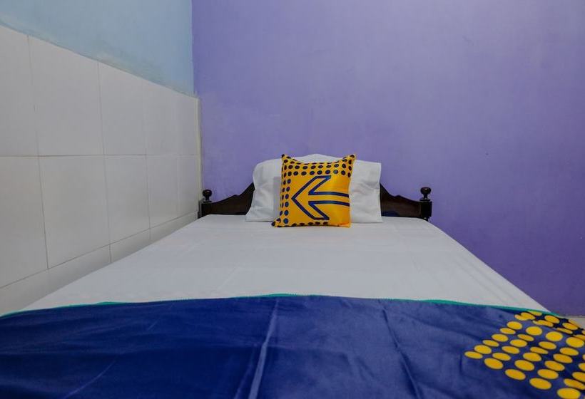 Vandrarhem Spot On 1716 Lada Family Residence Syariah