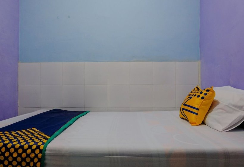 Vandrarhem Spot On 1716 Lada Family Residence Syariah