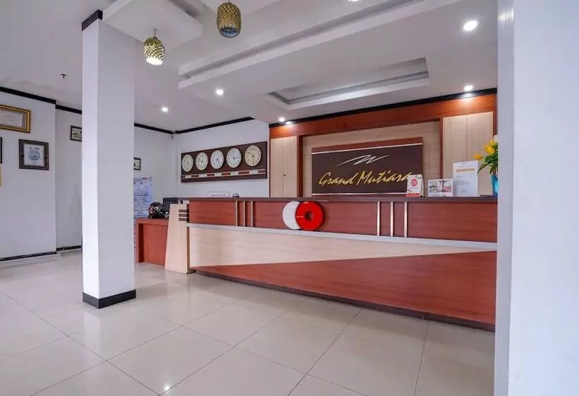 ホテル Capital O 2102 Grand Mutiara