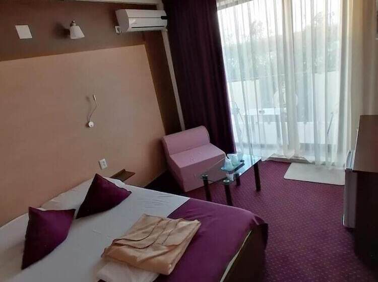 Отель Delta Palace