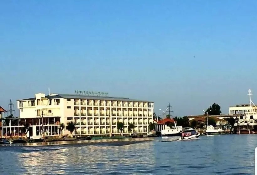 ホテル Delta Palace