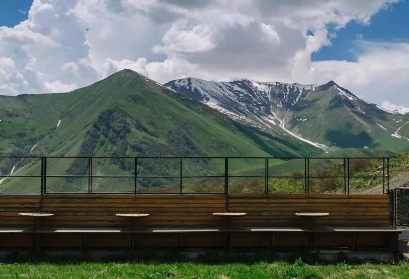 هتل Gudauri Lodge