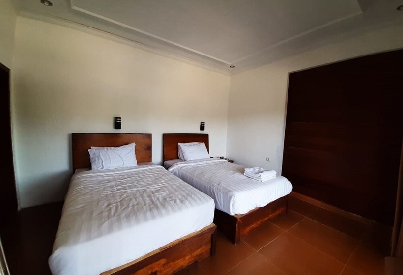 בית מלון כפרי Joglo Homestay By Oyo Rooms