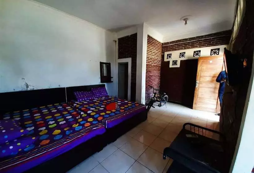 هتل Joglo Homestay By Oyo Rooms