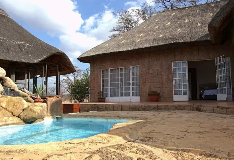 ホテル Kudumela Bush Lodge