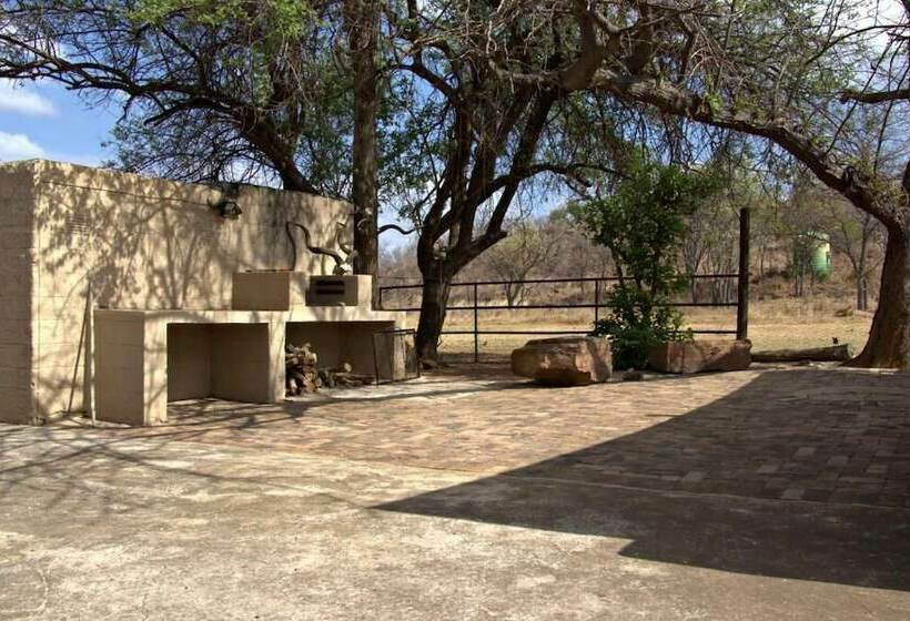 בית מלון כפרי Kudumela Bush Lodge