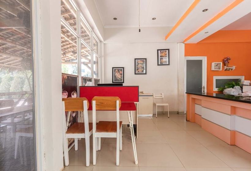 Hotelli Mahayun Guest House Syariah By Oyo Rooms