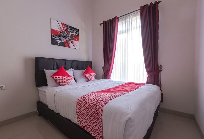 Hotelli Mahayun Guest House Syariah By Oyo Rooms