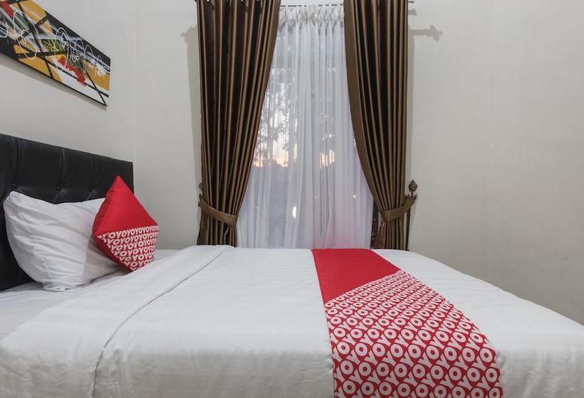 Hotelli Mahayun Guest House Syariah By Oyo Rooms