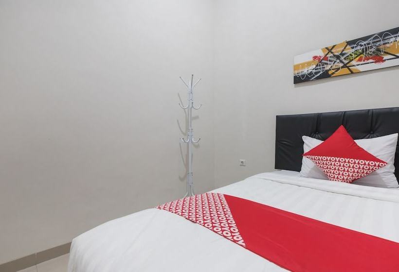 Hotelli Mahayun Guest House Syariah By Oyo Rooms