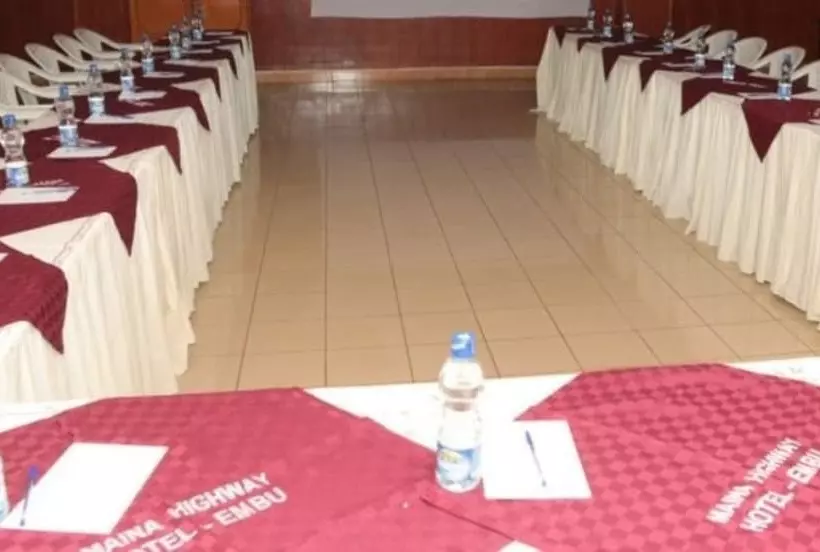 هتل Maina Highway