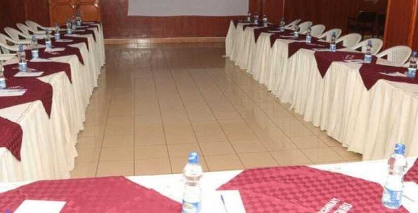 Hotelli Maina Highway