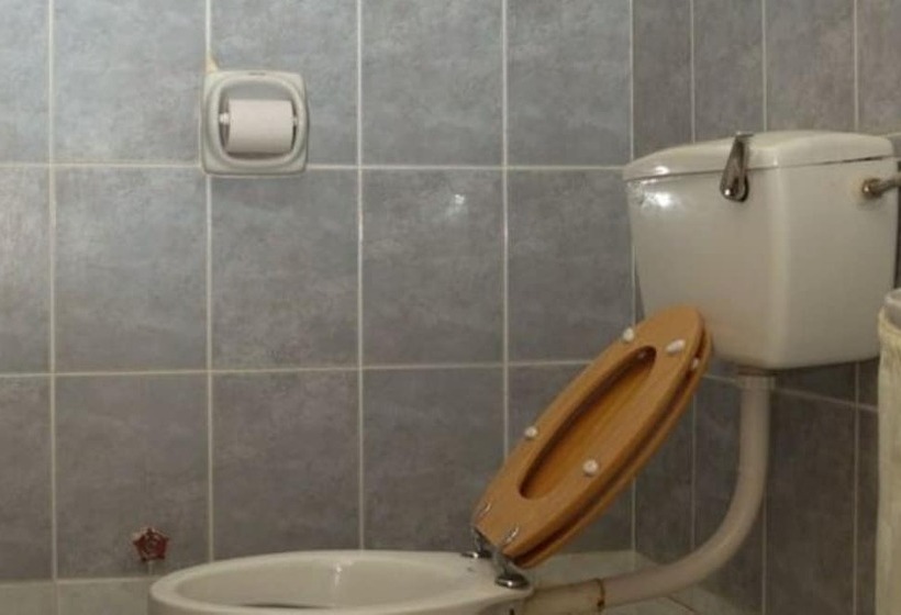 Hotelli Maina Highway