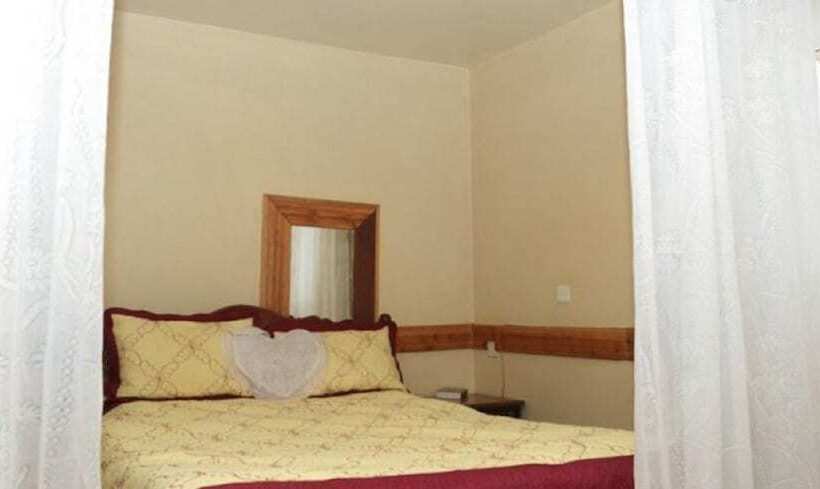 Hotelli Maina Highway