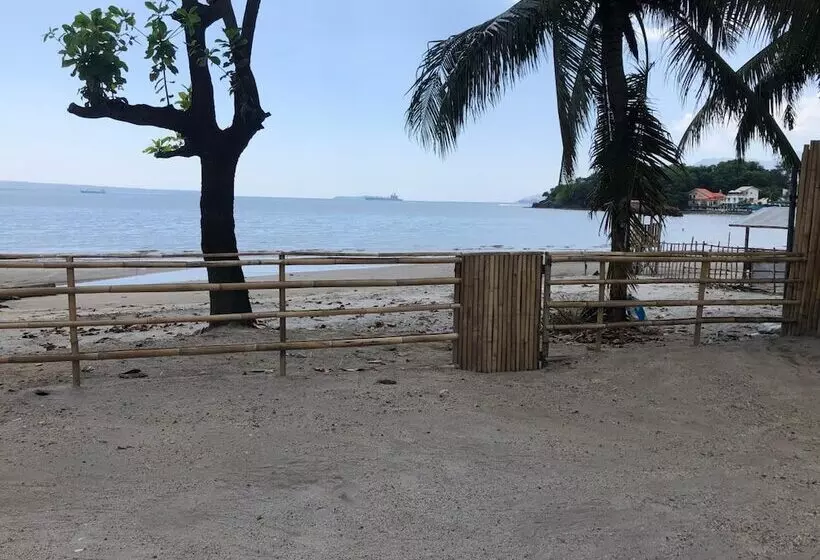 هتل Out Back