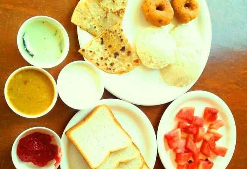 فندق Pranav International