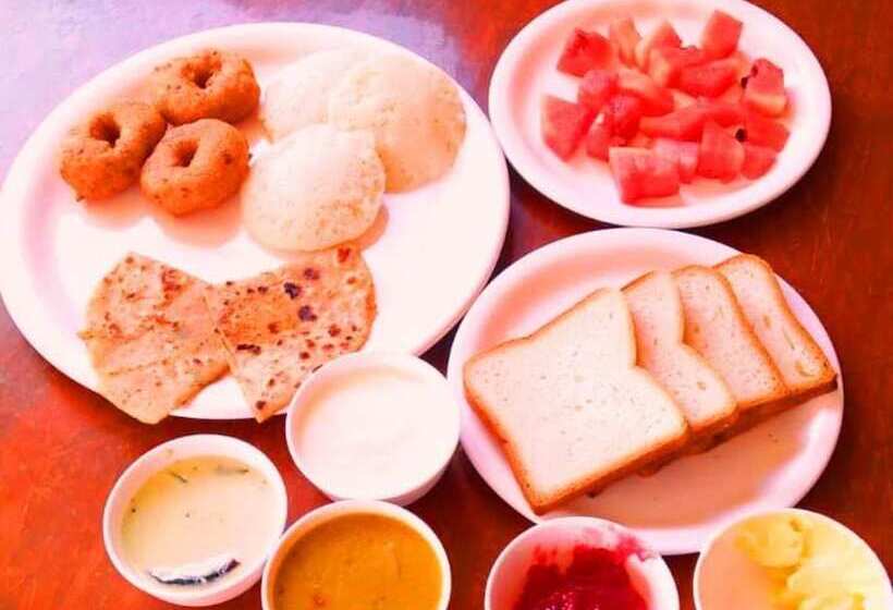 فندق Pranav International