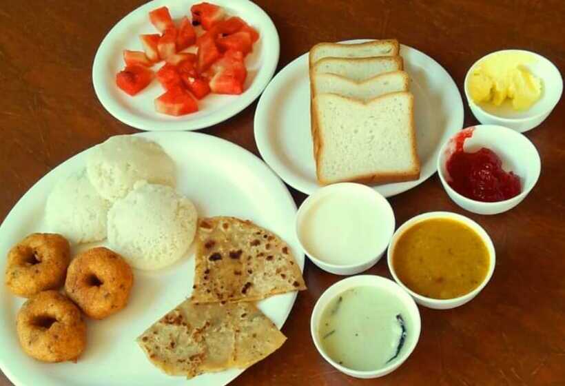 فندق Pranav International