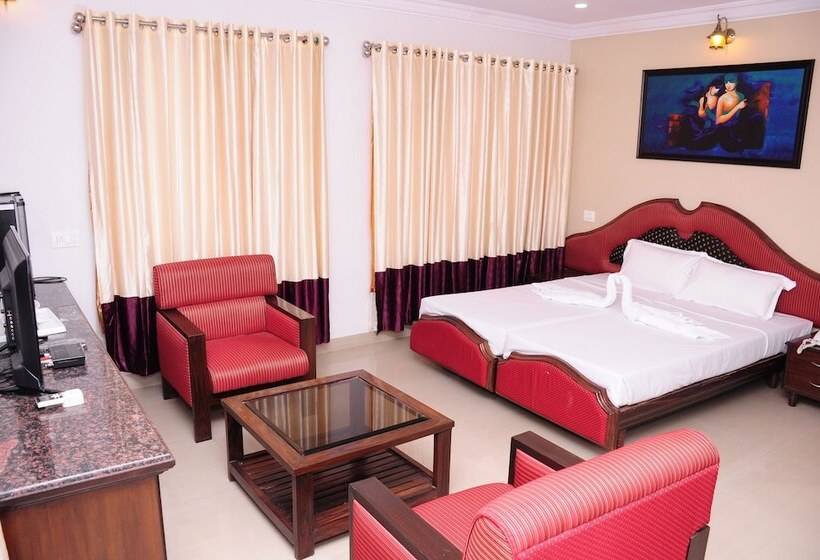 فندق Pranav International