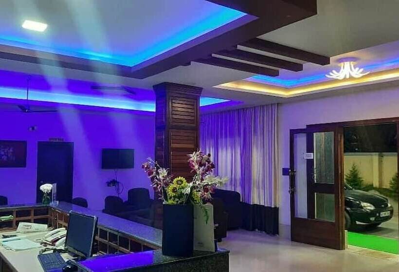 فندق Pranav International