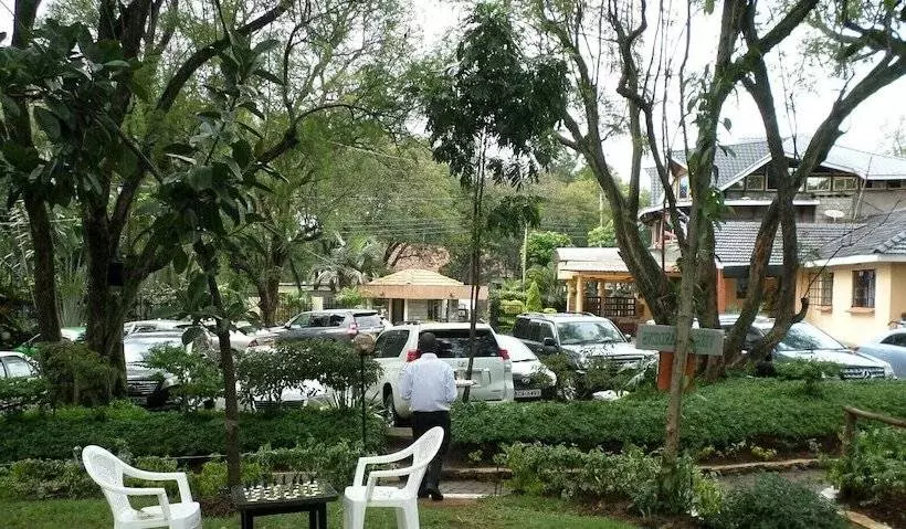 هتل Vienna Woods Holiday Inn Limited