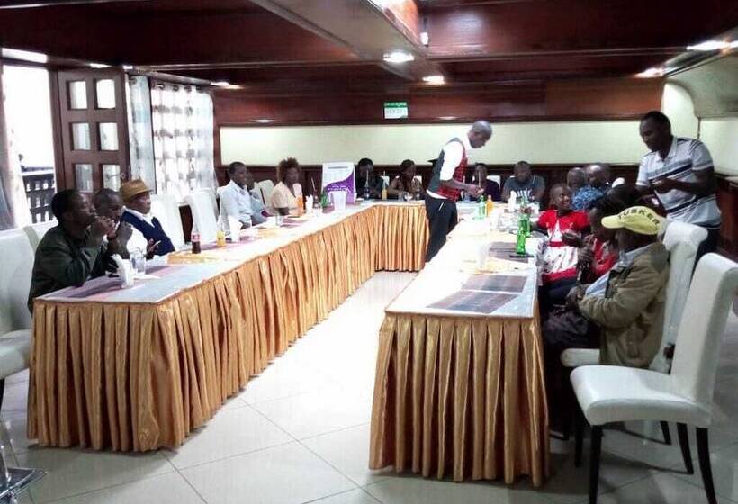 هتل Vienna Woods Holiday Inn Limited