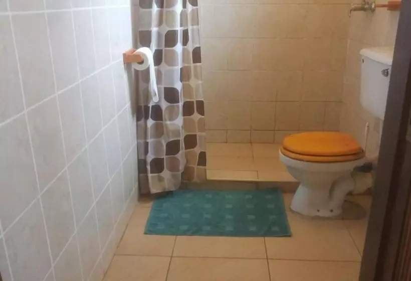 پانسیون Airport Guesthouse