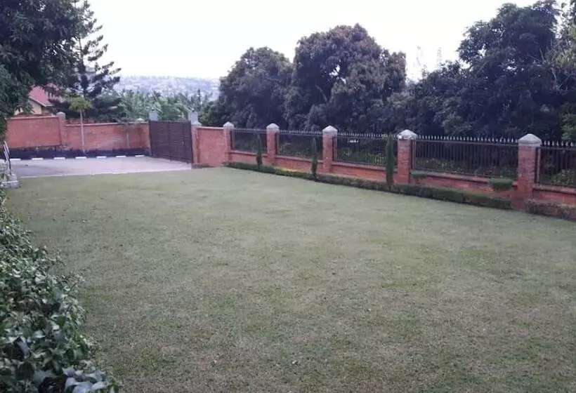 ペンション Airport Hill Guest House