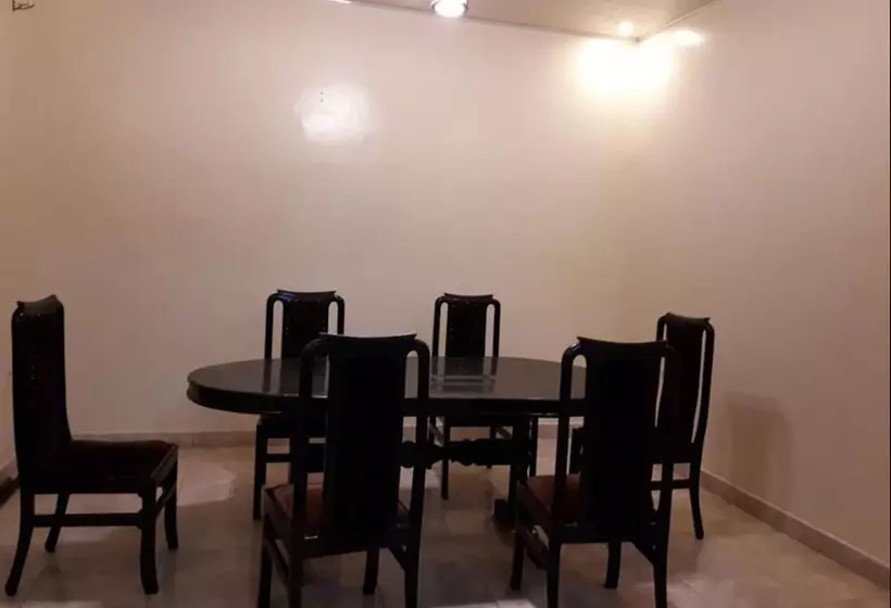 ペンション Airport Hill Guest House