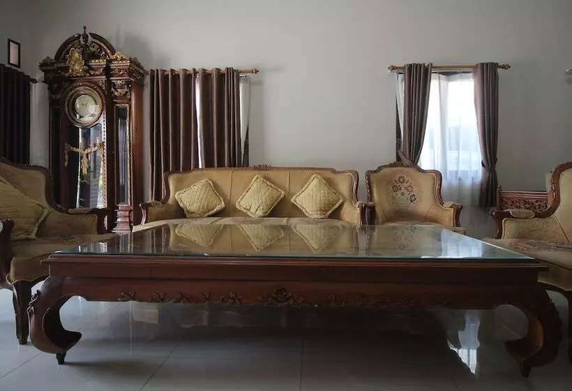 هاستل Wisma Ray Syariah By Oyo Rooms