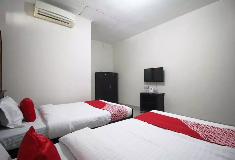 هاستل Wisma Ray Syariah By Oyo Rooms
