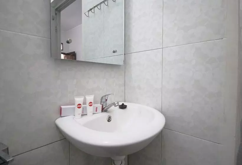هاستل Wisma Ray Syariah By Oyo Rooms