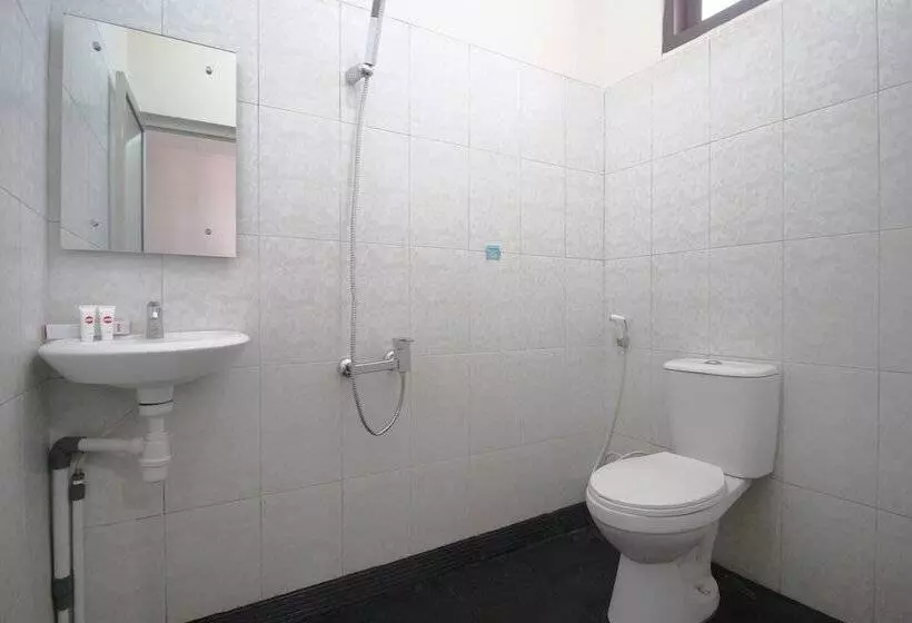 هاستل Wisma Ray Syariah By Oyo Rooms