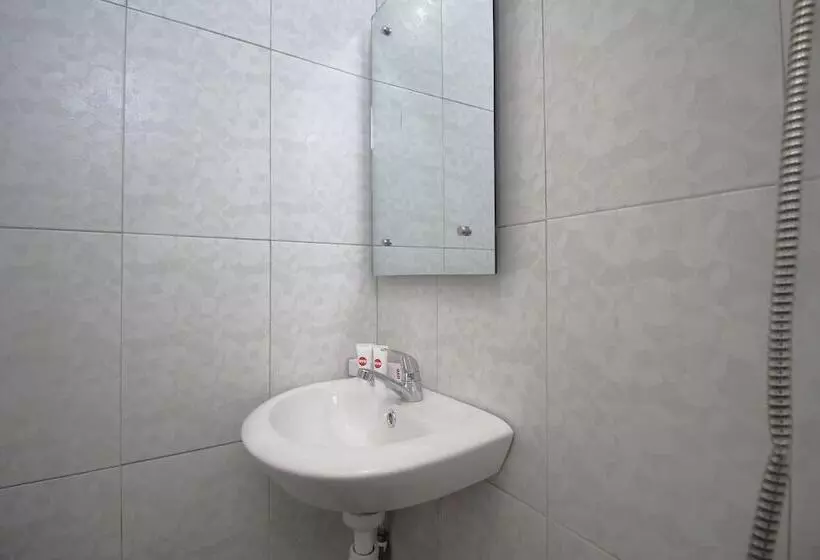هاستل Wisma Ray Syariah By Oyo Rooms