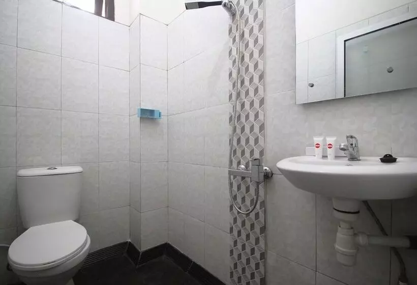هاستل Wisma Ray Syariah By Oyo Rooms