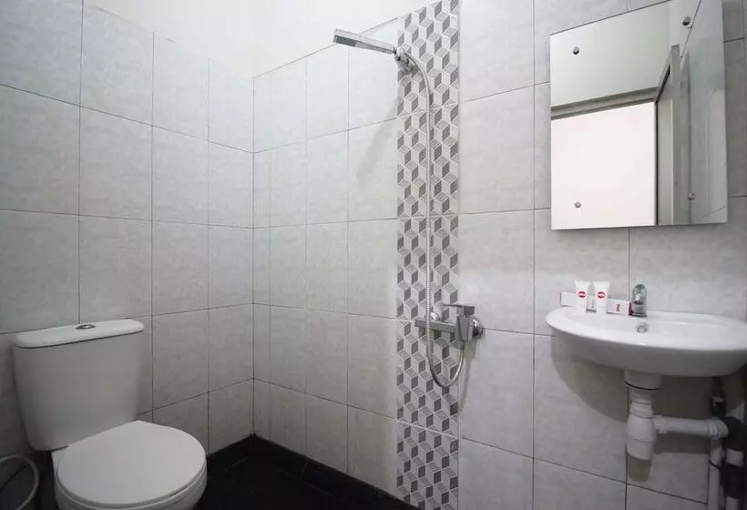 هاستل Wisma Ray Syariah By Oyo Rooms