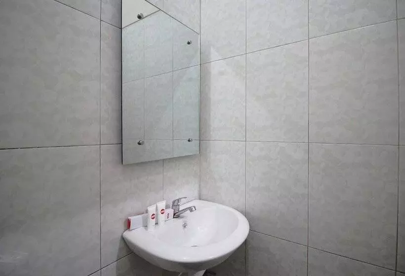 هاستل Wisma Ray Syariah By Oyo Rooms