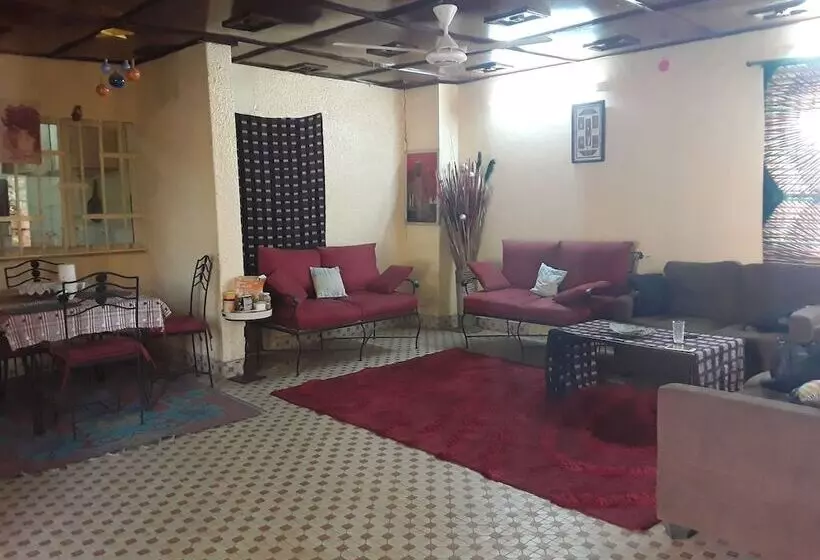 پانسیون Villa Tenko