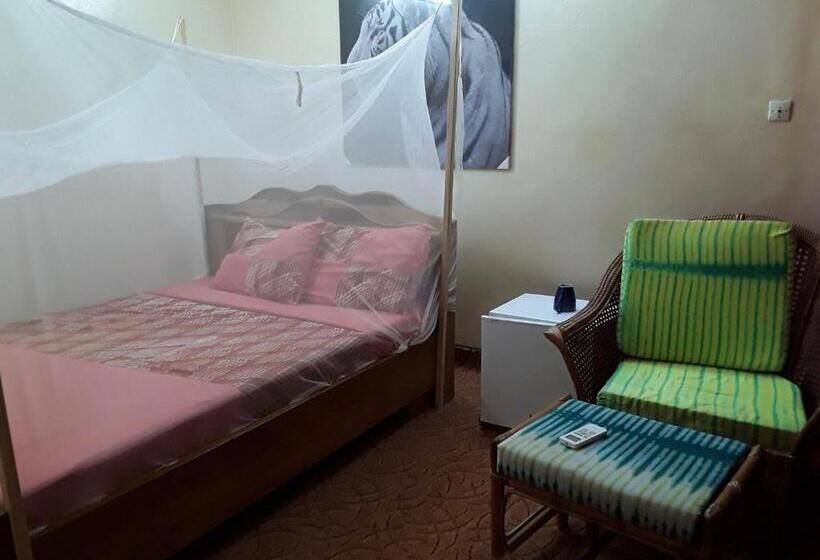 پانسیون Villa Tenko