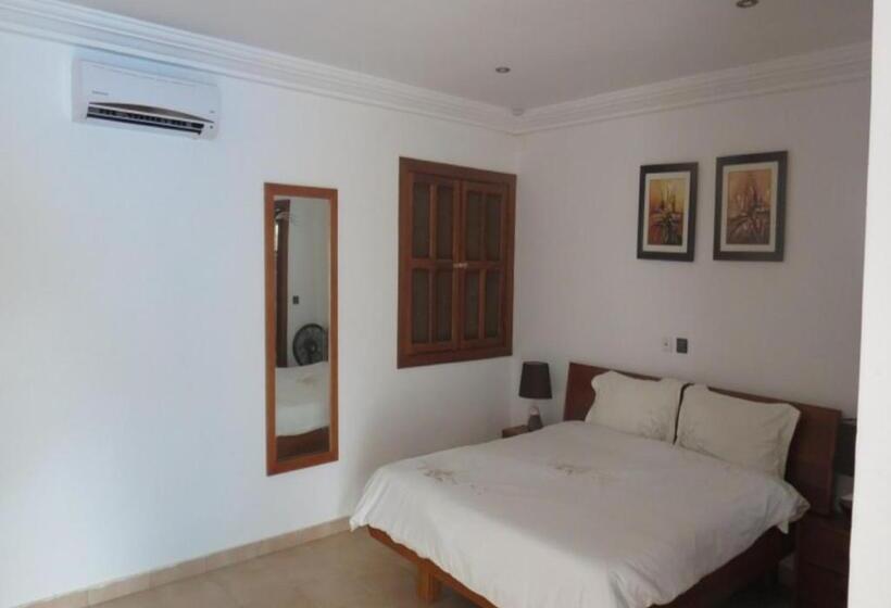 پانسیون Villa Tenko