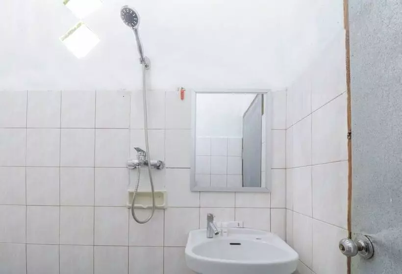 Retkeilymaja Rara Inn By Oyo Rooms