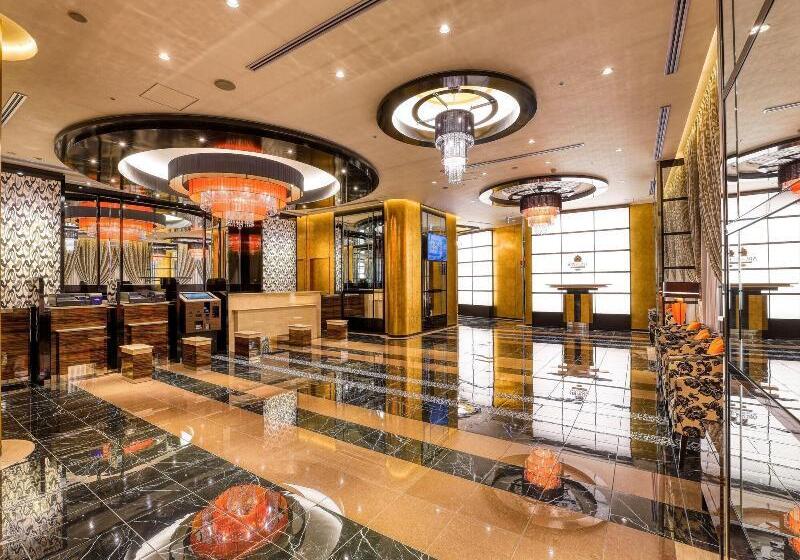 Apa Hotel Takaoka Ekimae