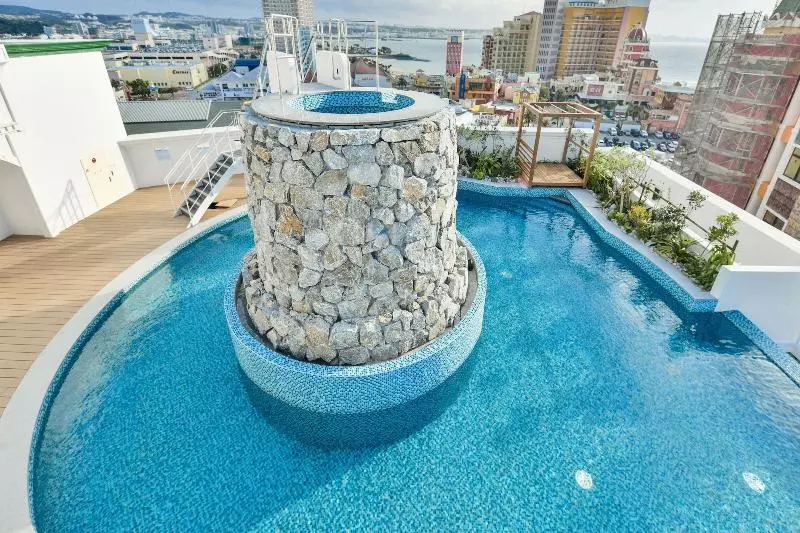 هتل Lequ Okinawa Chatan Spa & Resort