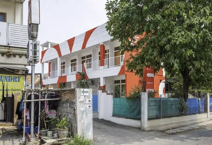 Hotelli Wisma Fisio By Oyo Rooms