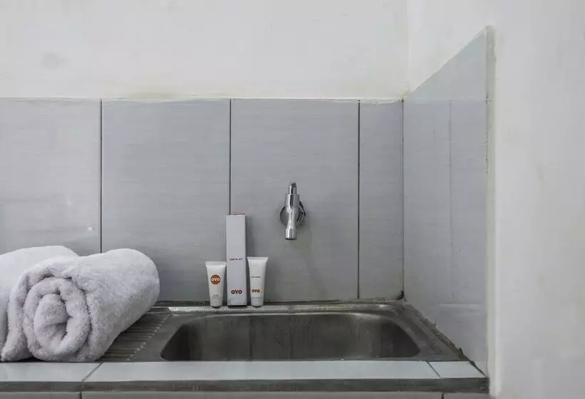 Hotelli Wisma Fisio By Oyo Rooms