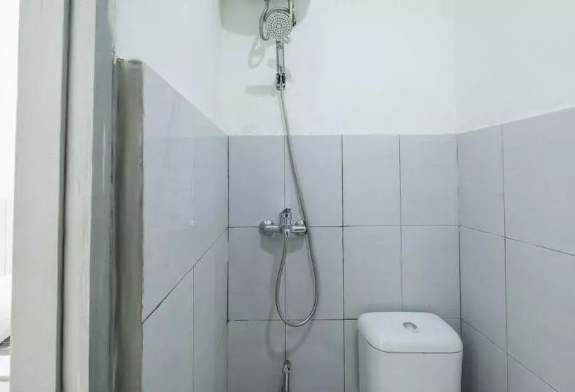 Hotelli Wisma Fisio By Oyo Rooms