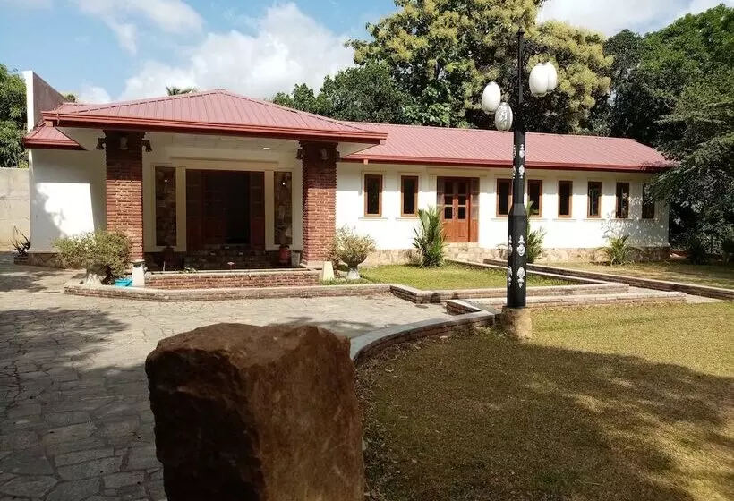 Majatalo The Crown Hotel Dambulla