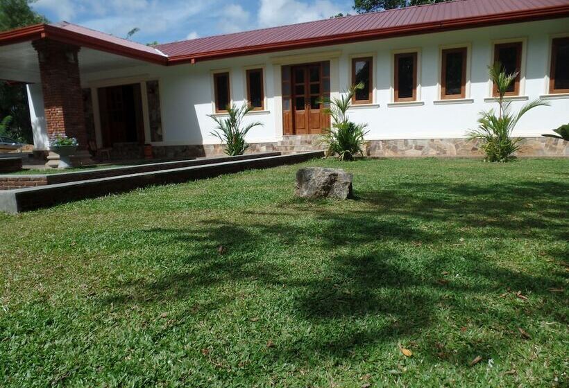 بنسيون The Crown Hotel Dambulla