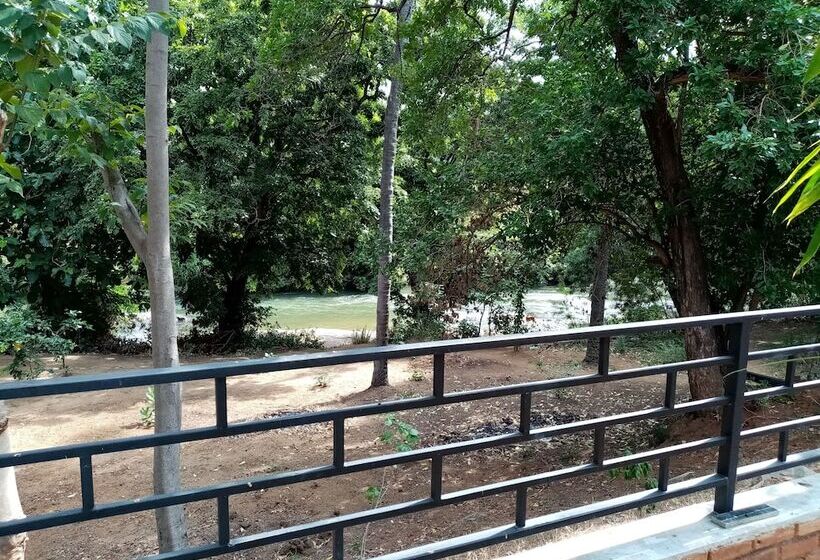 بنسيون The Crown Hotel Dambulla