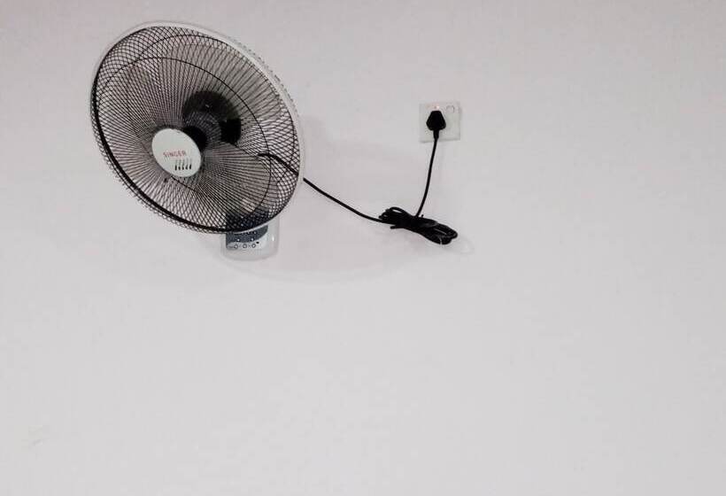 بنسيون The Crown Hotel Dambulla